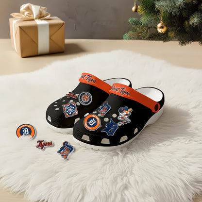 DT Black Clogs 2026 - Charms Gift Set